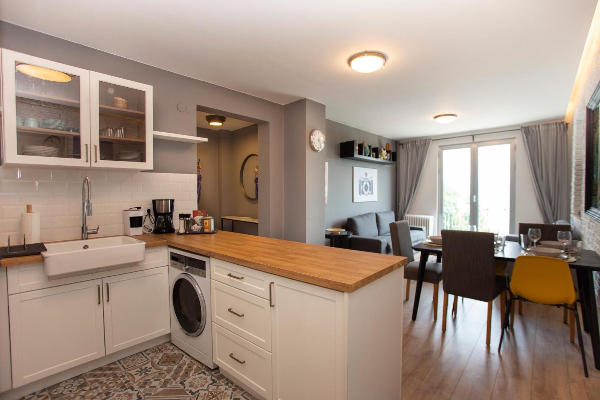 Waterfront With A Stunning View Apartment *