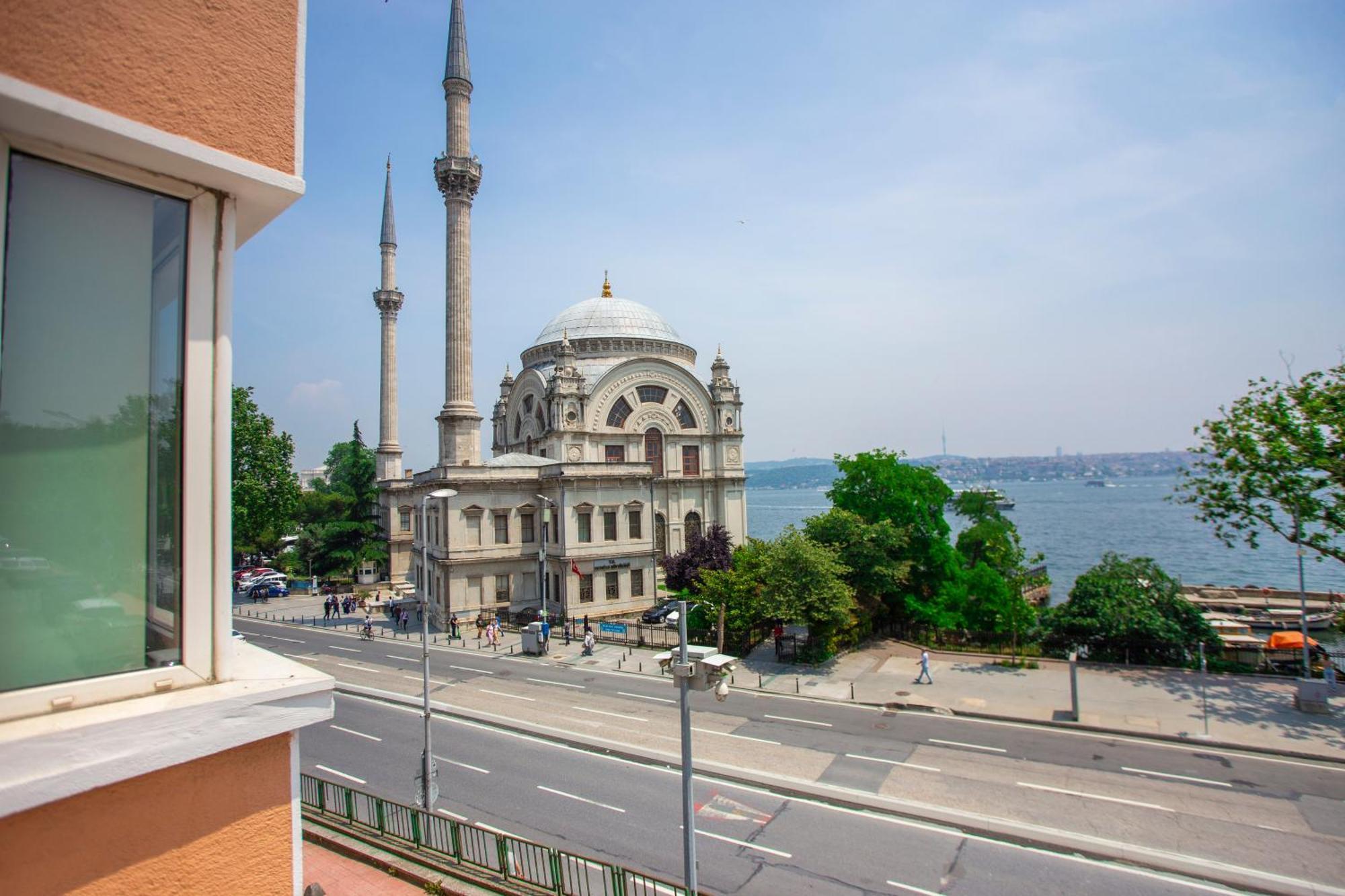 Waterfront With A Stunning View Apartment *