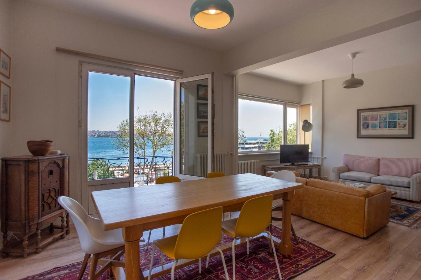 Apartment Waterfront With A Stunning View *