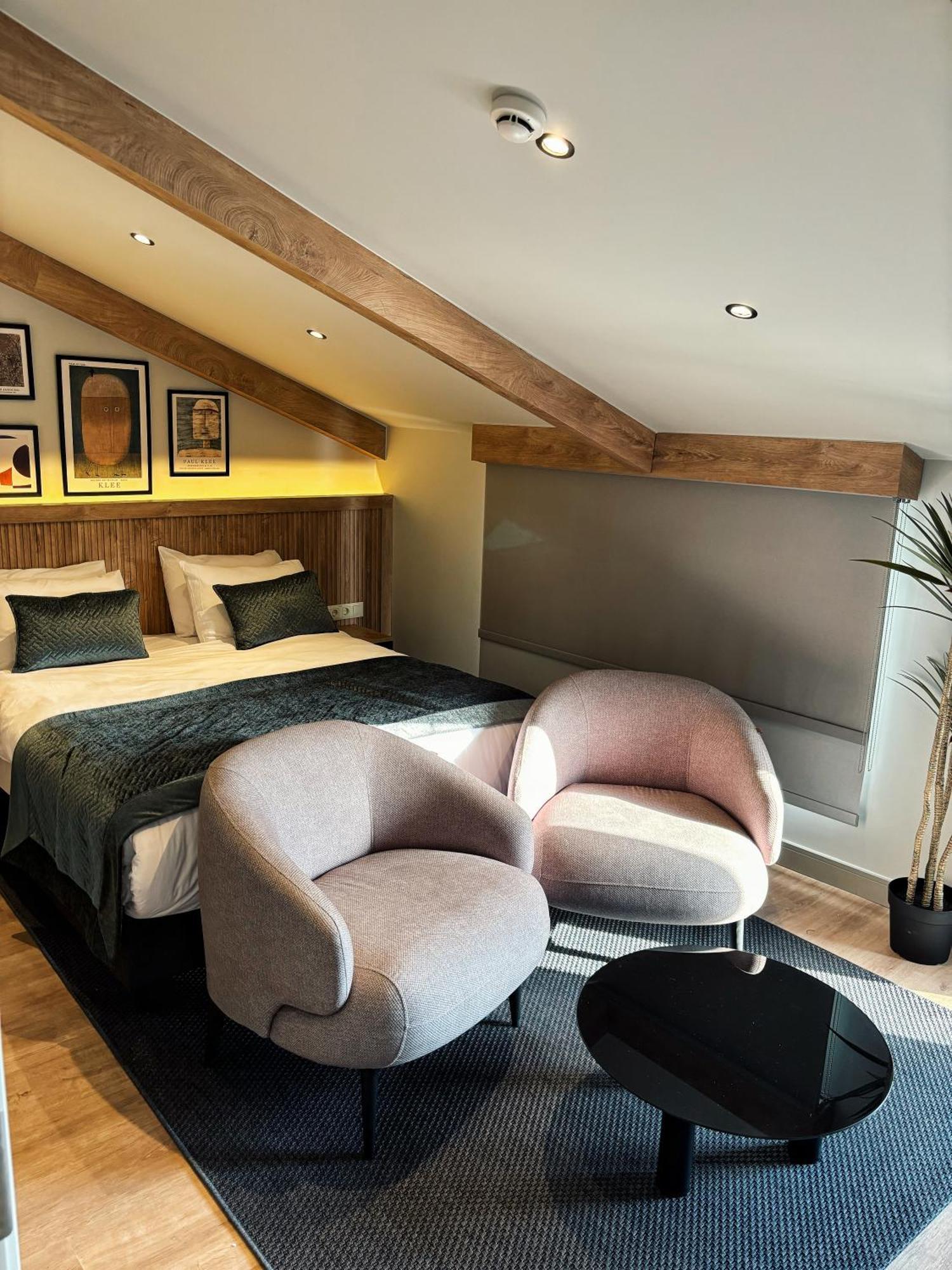 Dugi Hotel *
