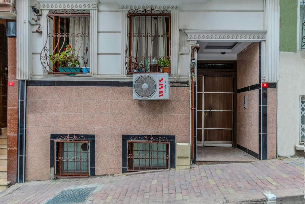 Fatih'te Yeni 3 Odali No 1 Apartment