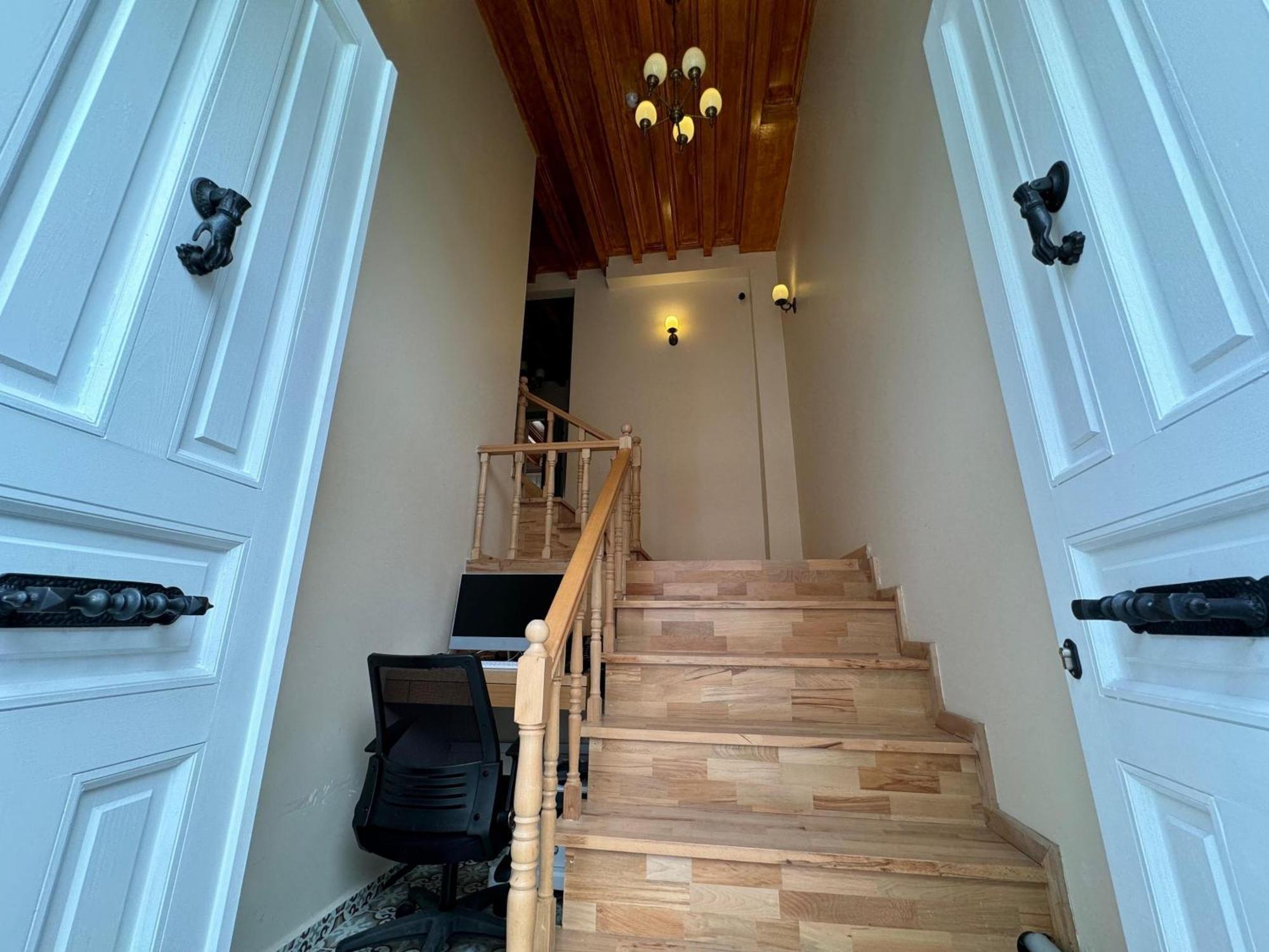 Abelia Mansion