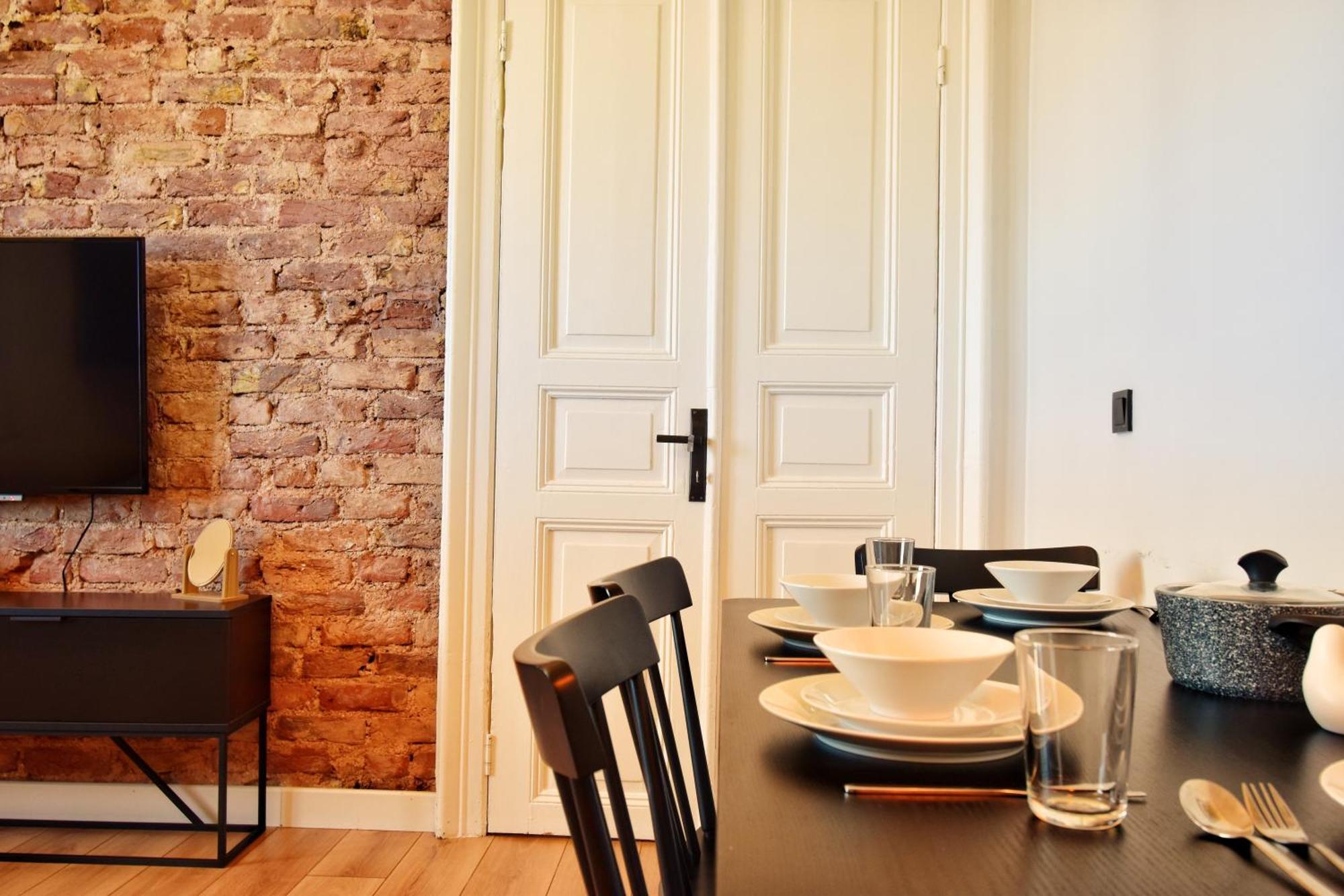 Cozy Renovated 3br Near Taksim- Santur D10 Apartment