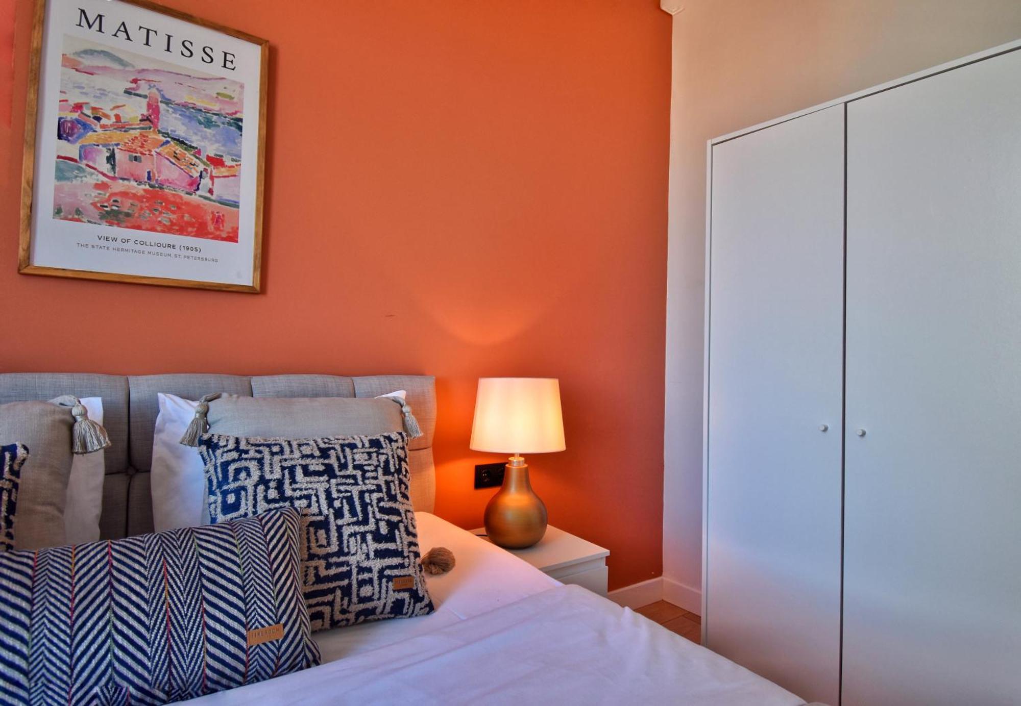 Apartment Cozy Renovated 3br Near Taksim- Santur D10