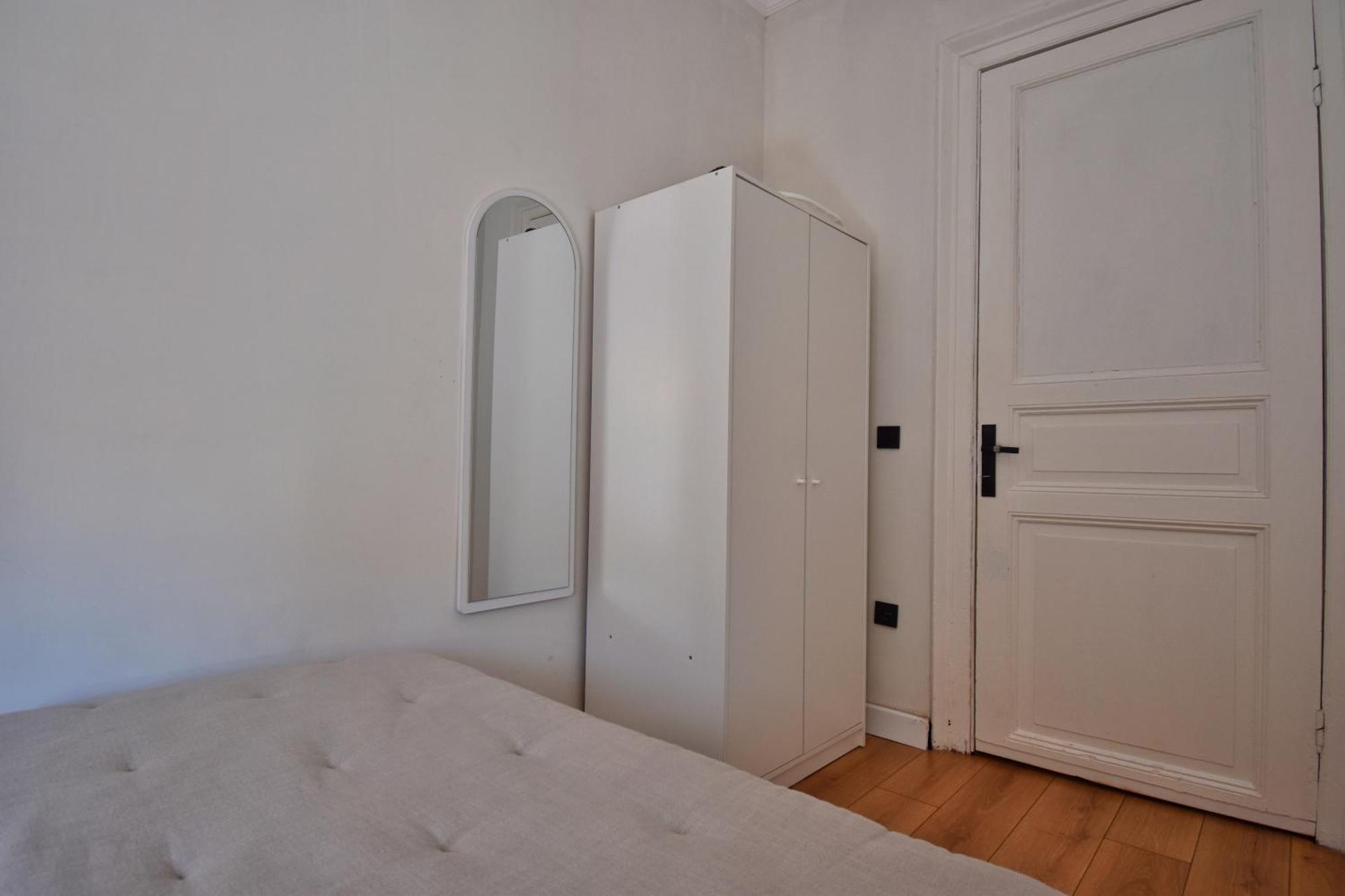 Apartment Cozy Renovated 3br Near Taksim- Santur D10 *