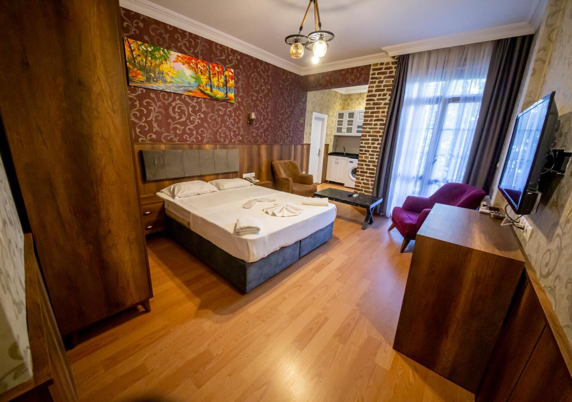 Hotel Royal Garden And Istanbul