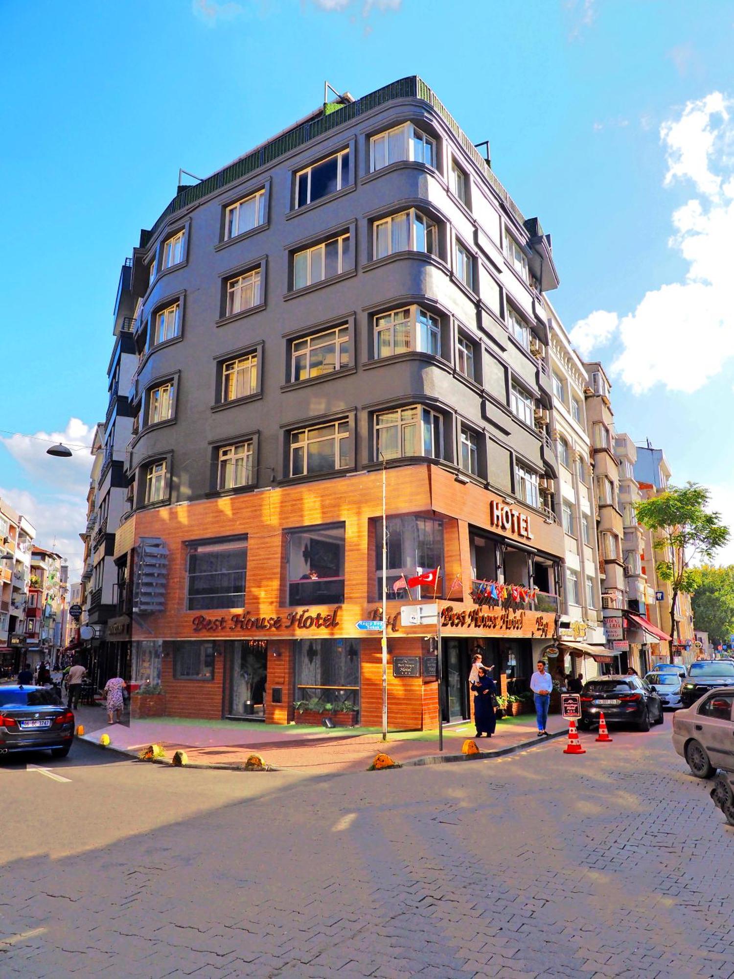 Otel House Old Town 2*