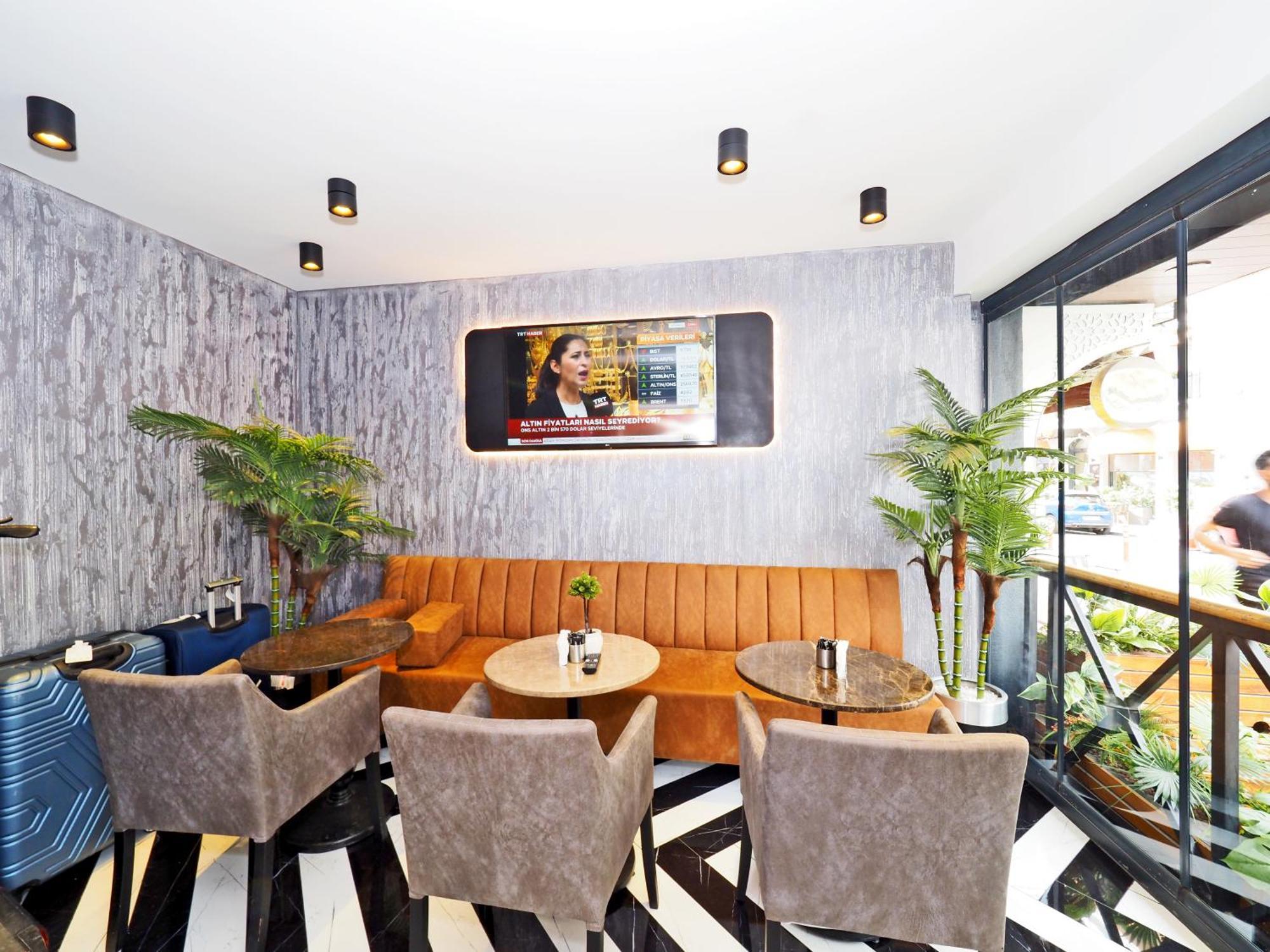 House Old Town Otel