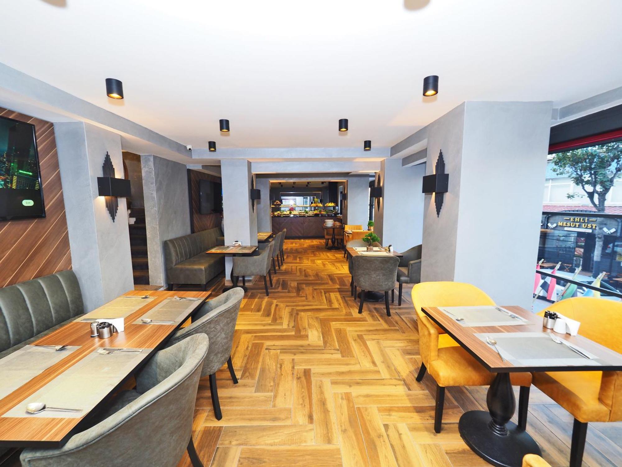 House Old Town Otel 2*