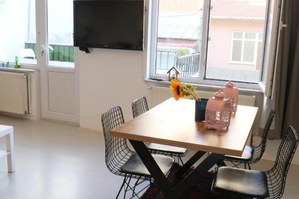 Levanten Hostel *