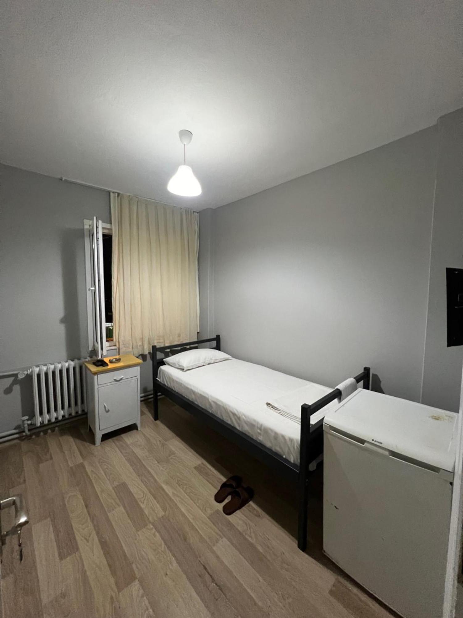 Alim Hotel *