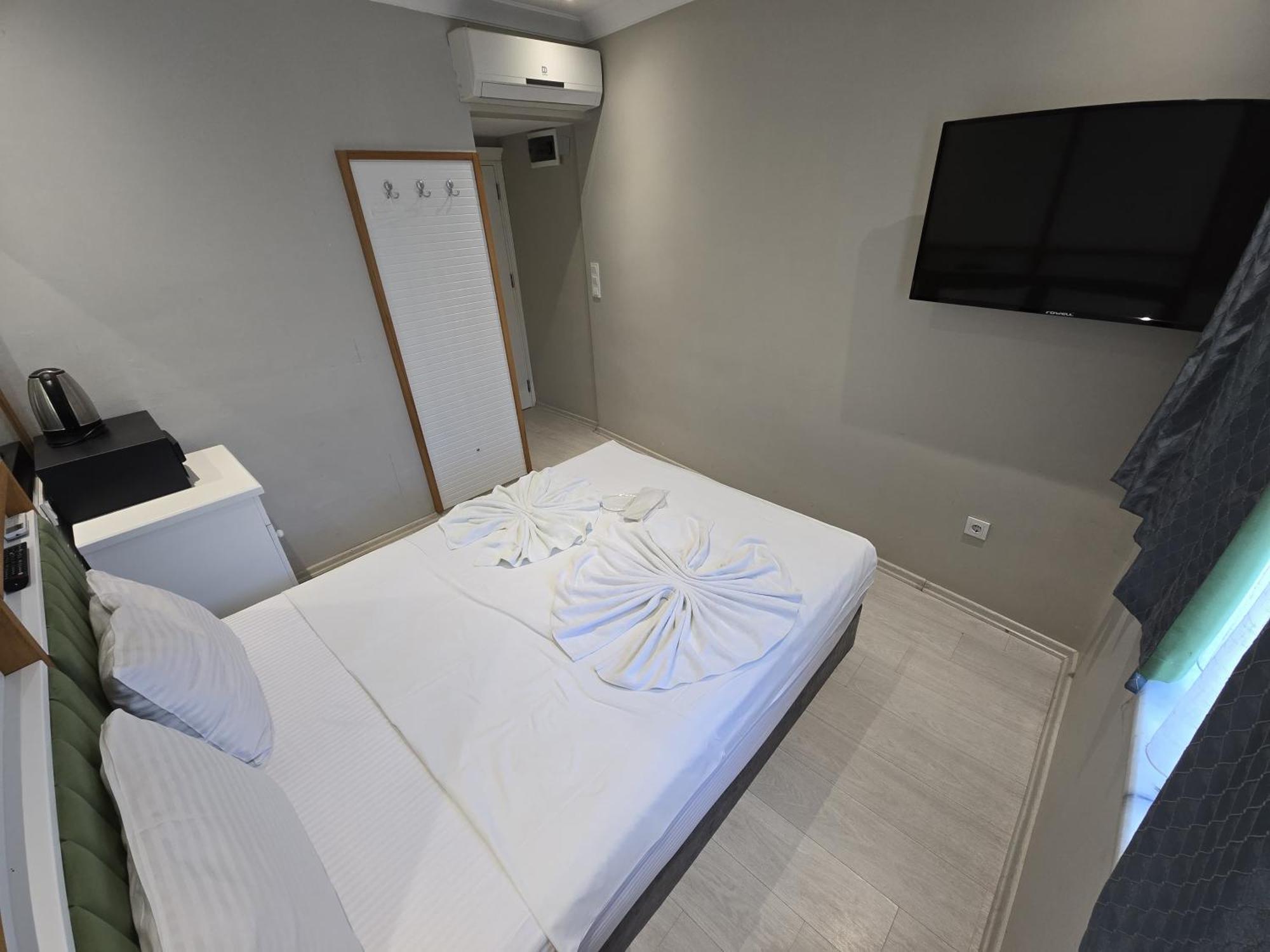 The Empress Theodora Ll Hostel