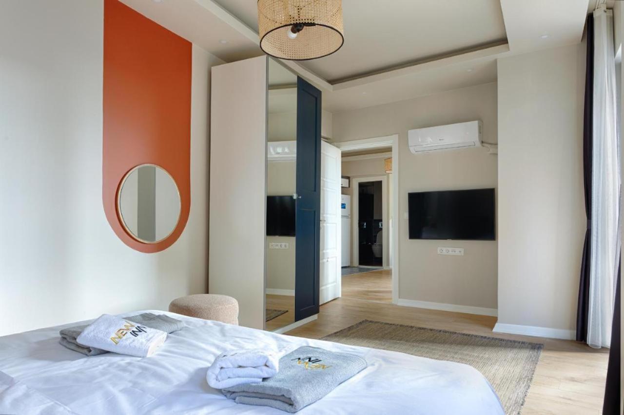Apartment By Abraham Galata