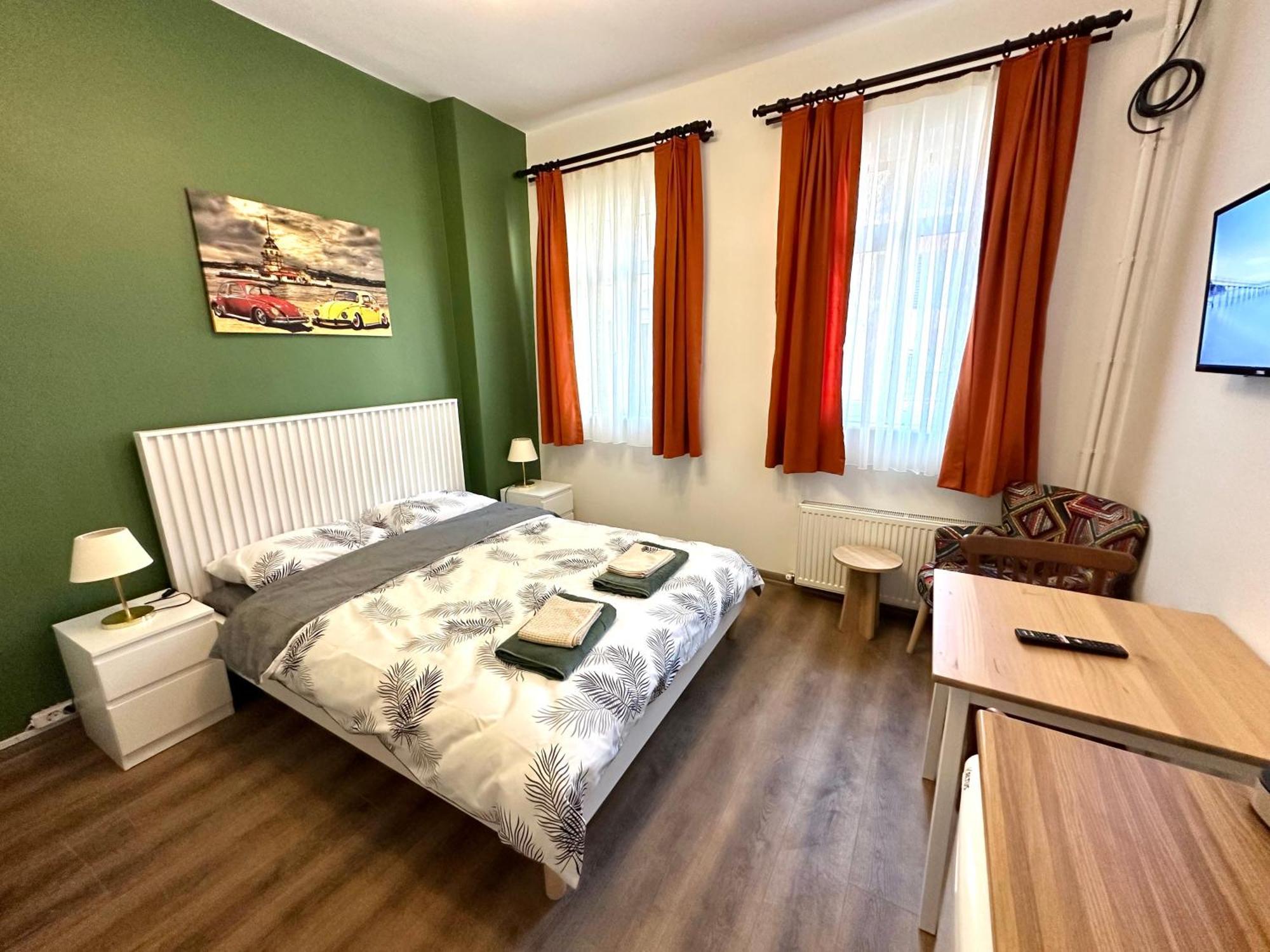 Yellowhouse 2 Aparthotel *