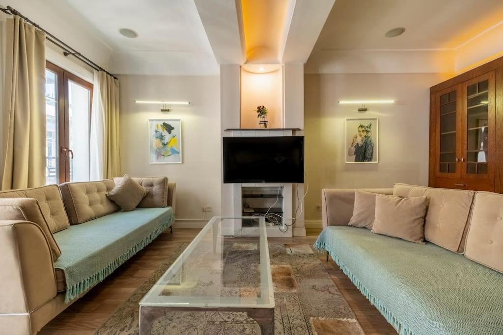 Spacious Apartment, 1-min To Taksim Square