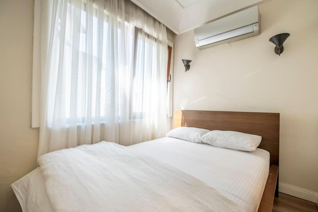 Apartment Spacious Apartment, 1-min To Taksim Square