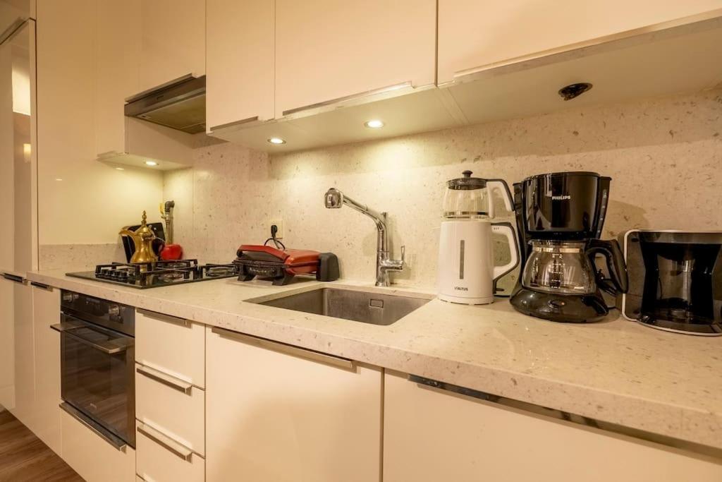Apartment Spacious Apartment, 1-min To Taksim Square *