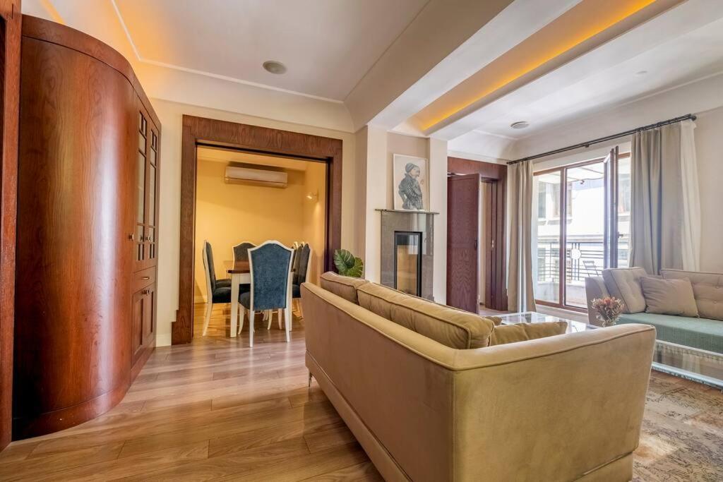 Spacious Apartment, 1-min To Taksim Square * Istanbul