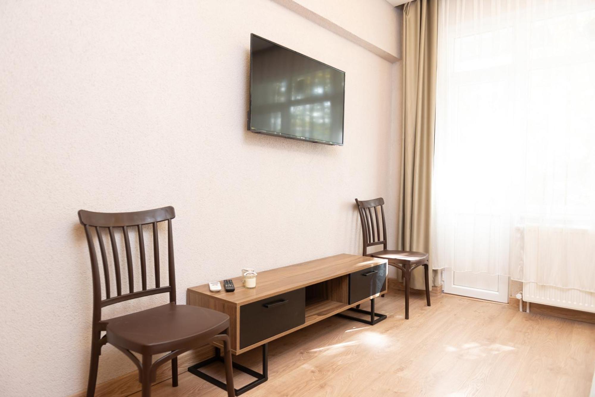 Apartment Port