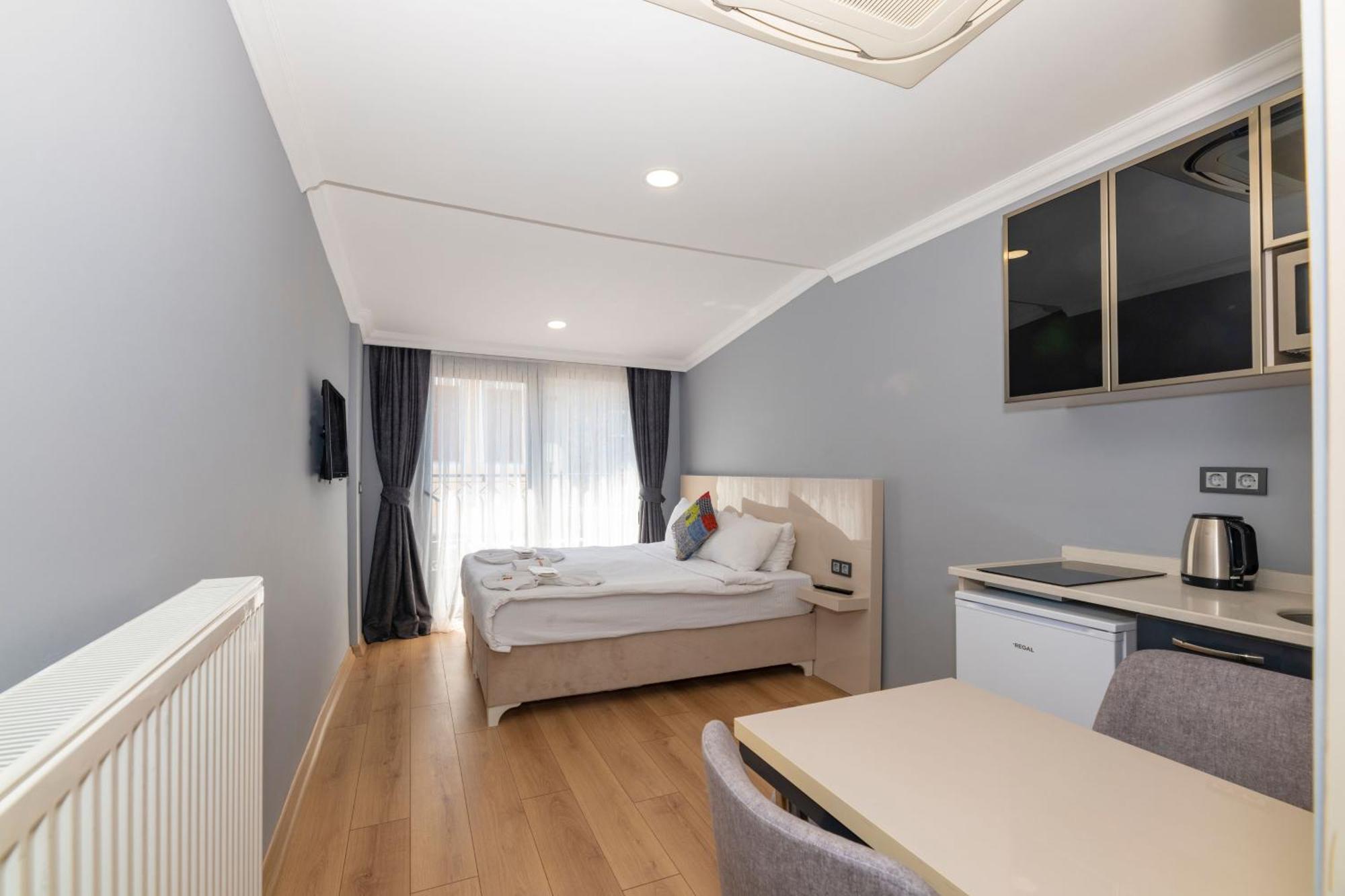 Aparthotel Butterfly House 2*