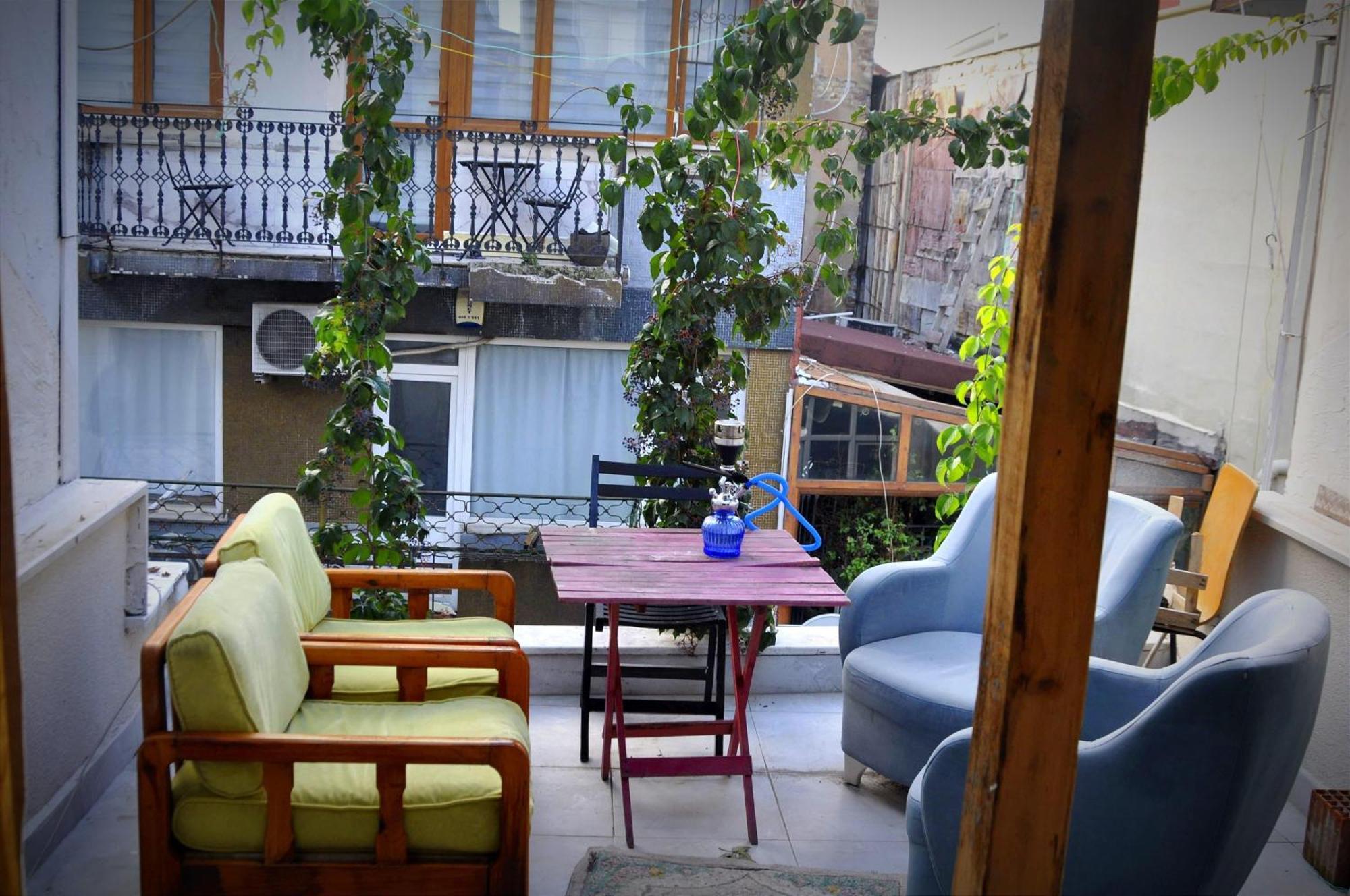 Mimoza Istiklal