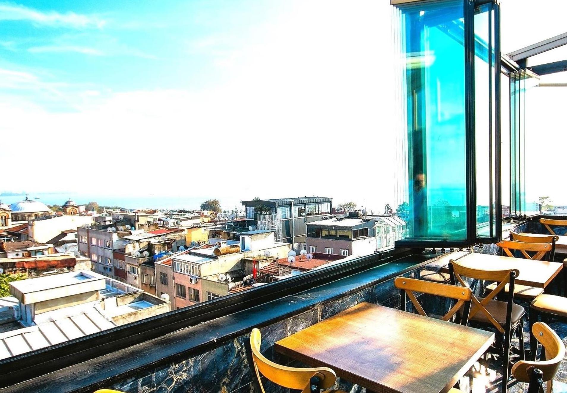 Kaya Royal Theater Street Hotel