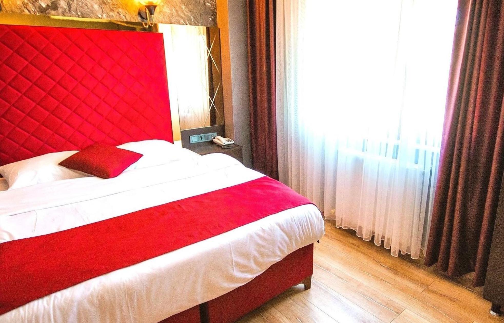 Kaya Royal Theater Street Hotel