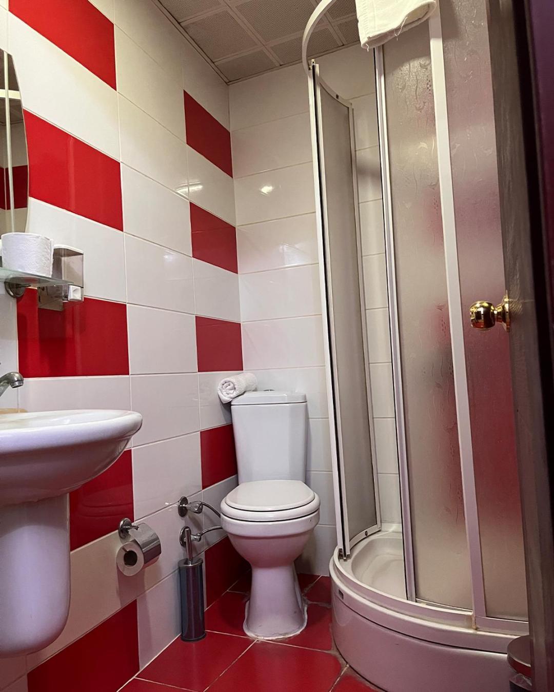 Hotel Red White 2*