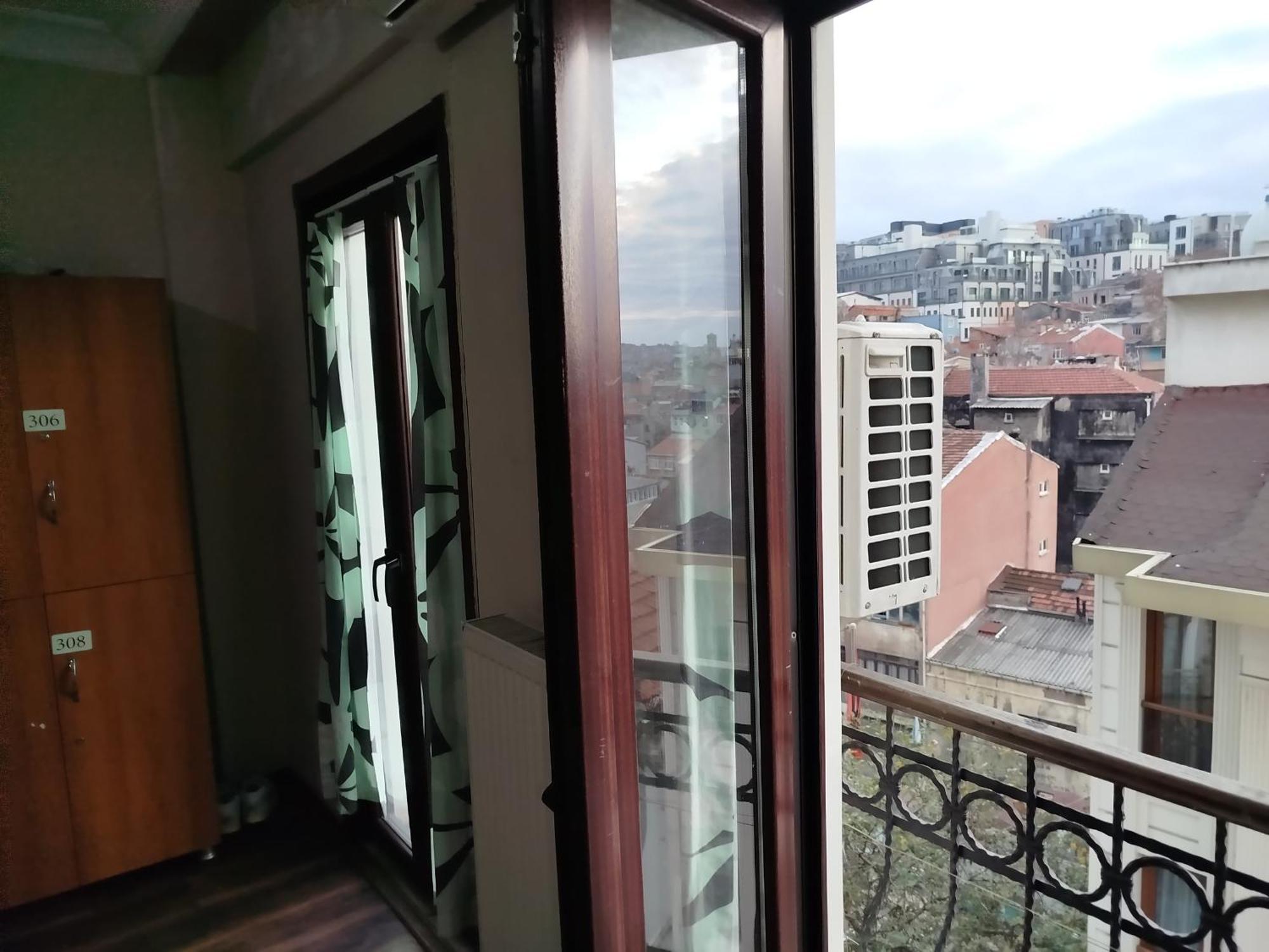 Taksim Ivy *