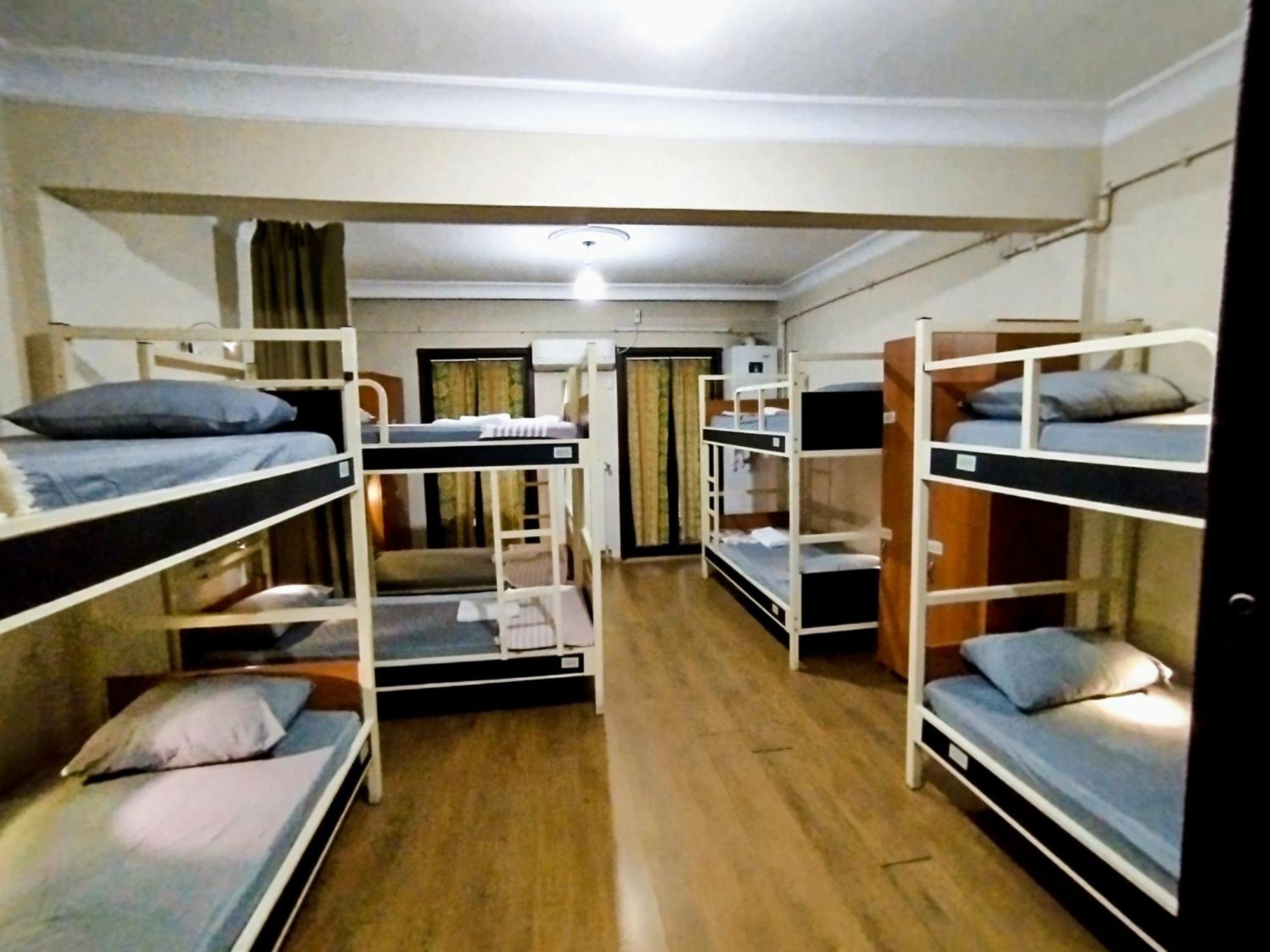 Taksim Ivy Hostel *