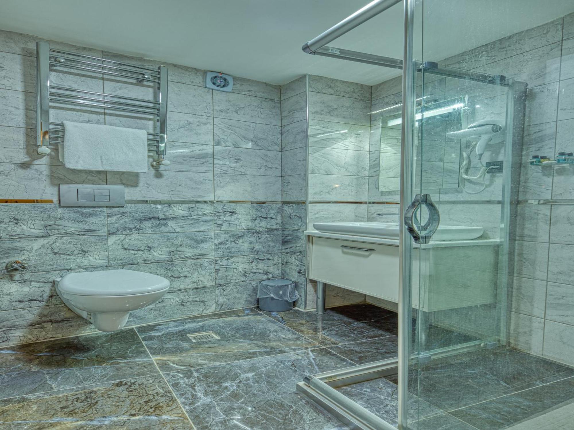 Galatagreenapplehotel Hotel