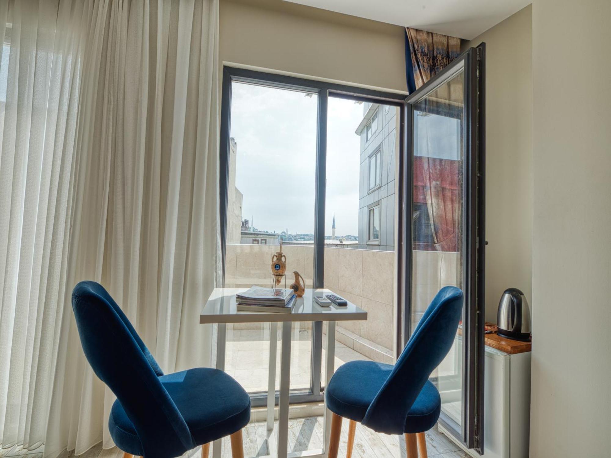 Galatagreenapplehotel