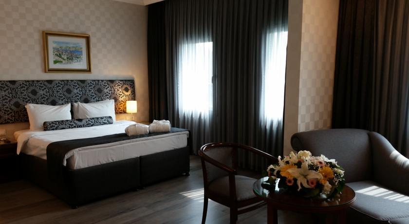 Adela Hotel 4*