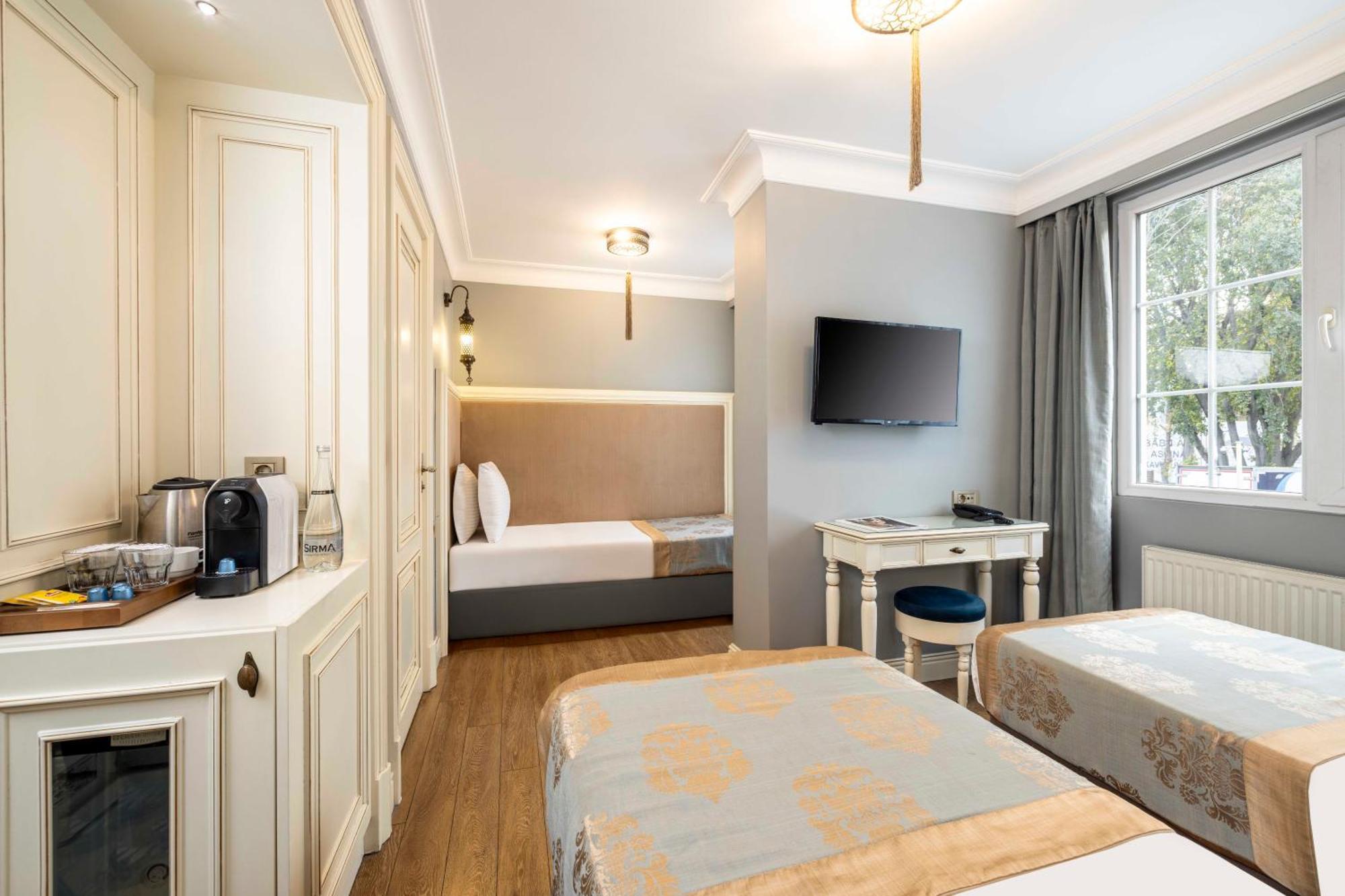 Hotel Raymond Old