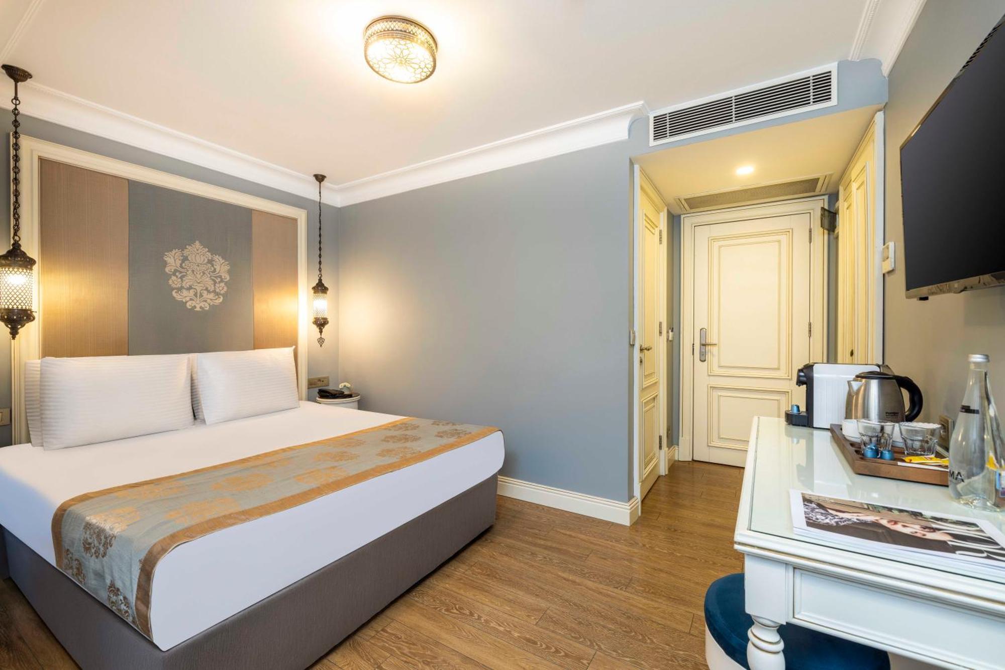 Hotel Raymond Old 4*