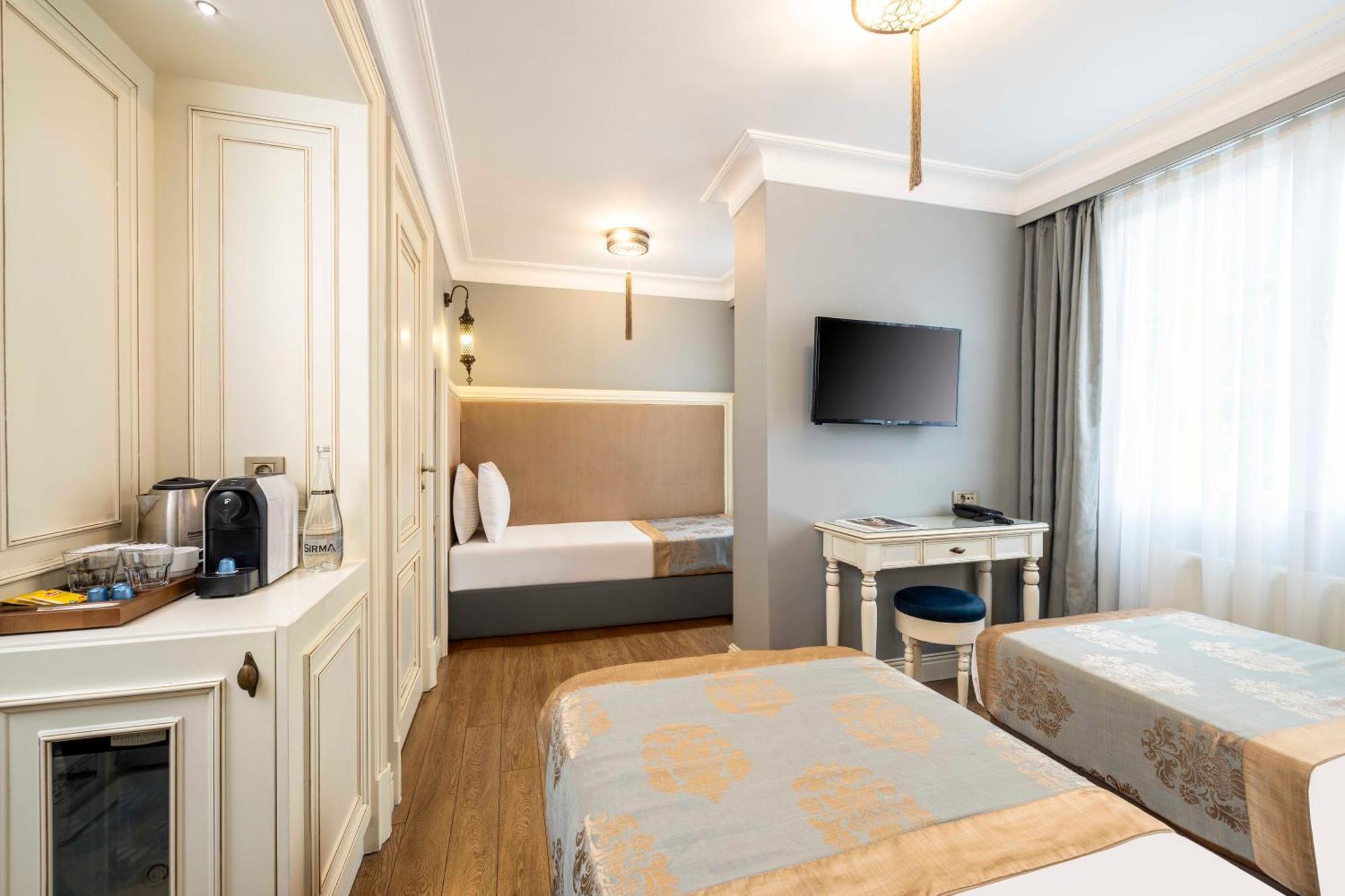 Hotel Raymond Old 4*