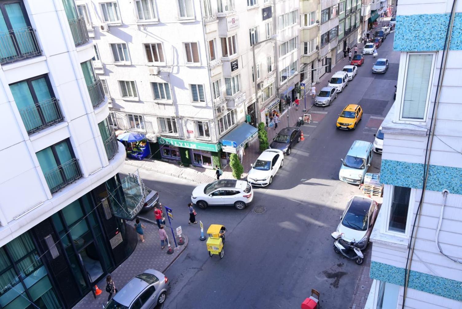 Palas Apartments *