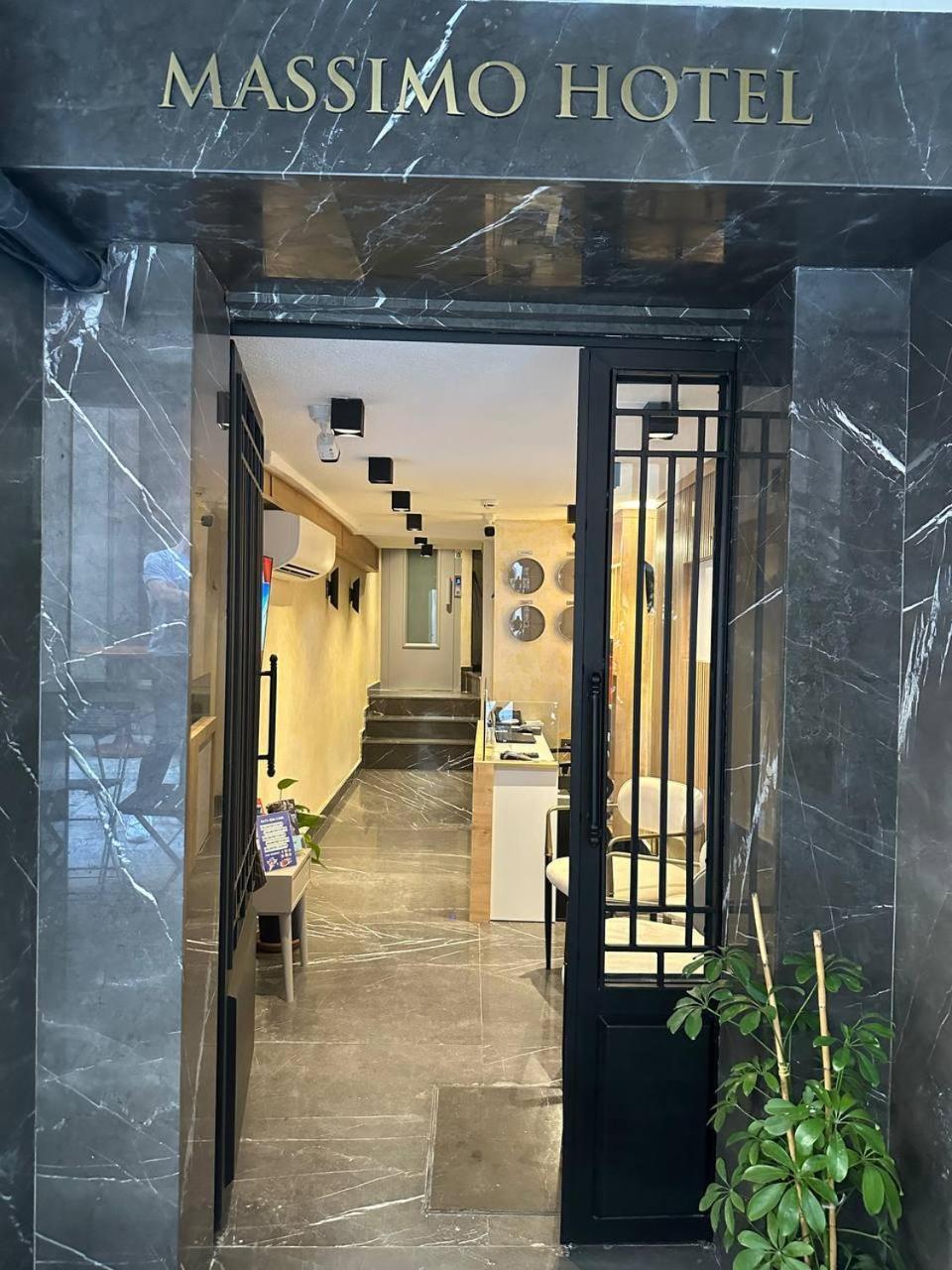Massimo Istanbul
