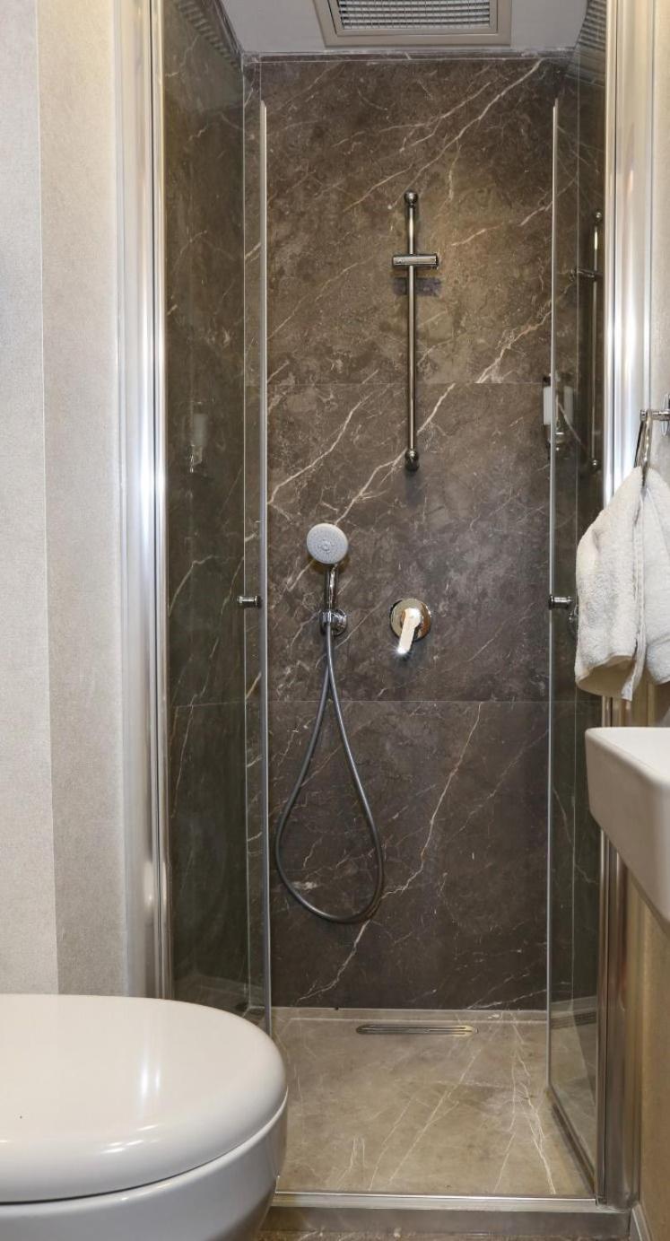 Discovery Hotel 3*