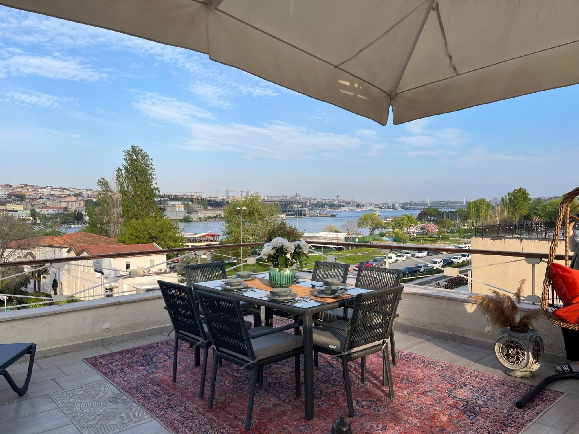 Waterfront By The Tram - Terrace With Dome & Golden Horn View In Fatih * İstanbul