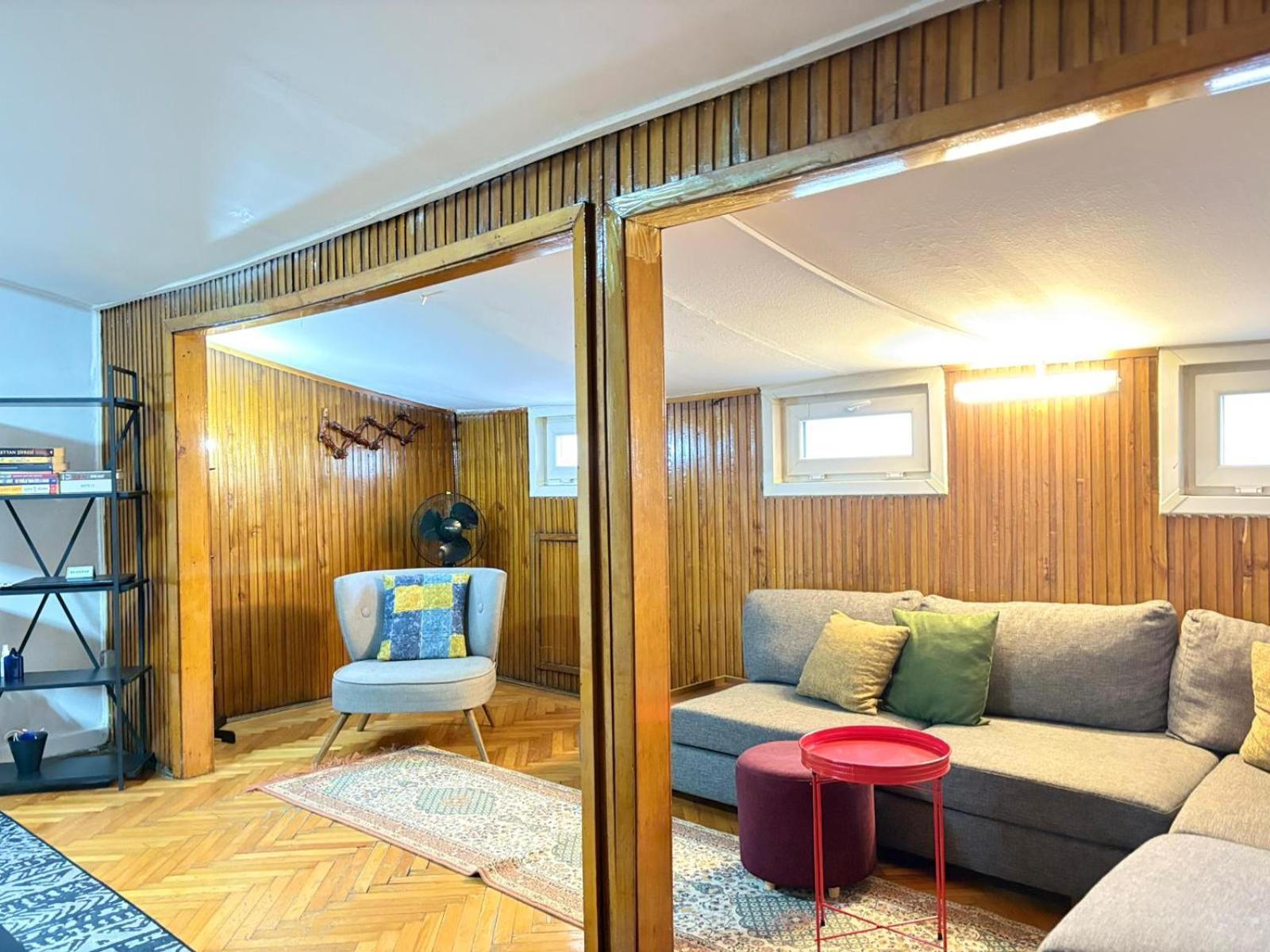 Bohemian Flat, 2br, In Taksim Square, Beyoglu Apartment Istanbul