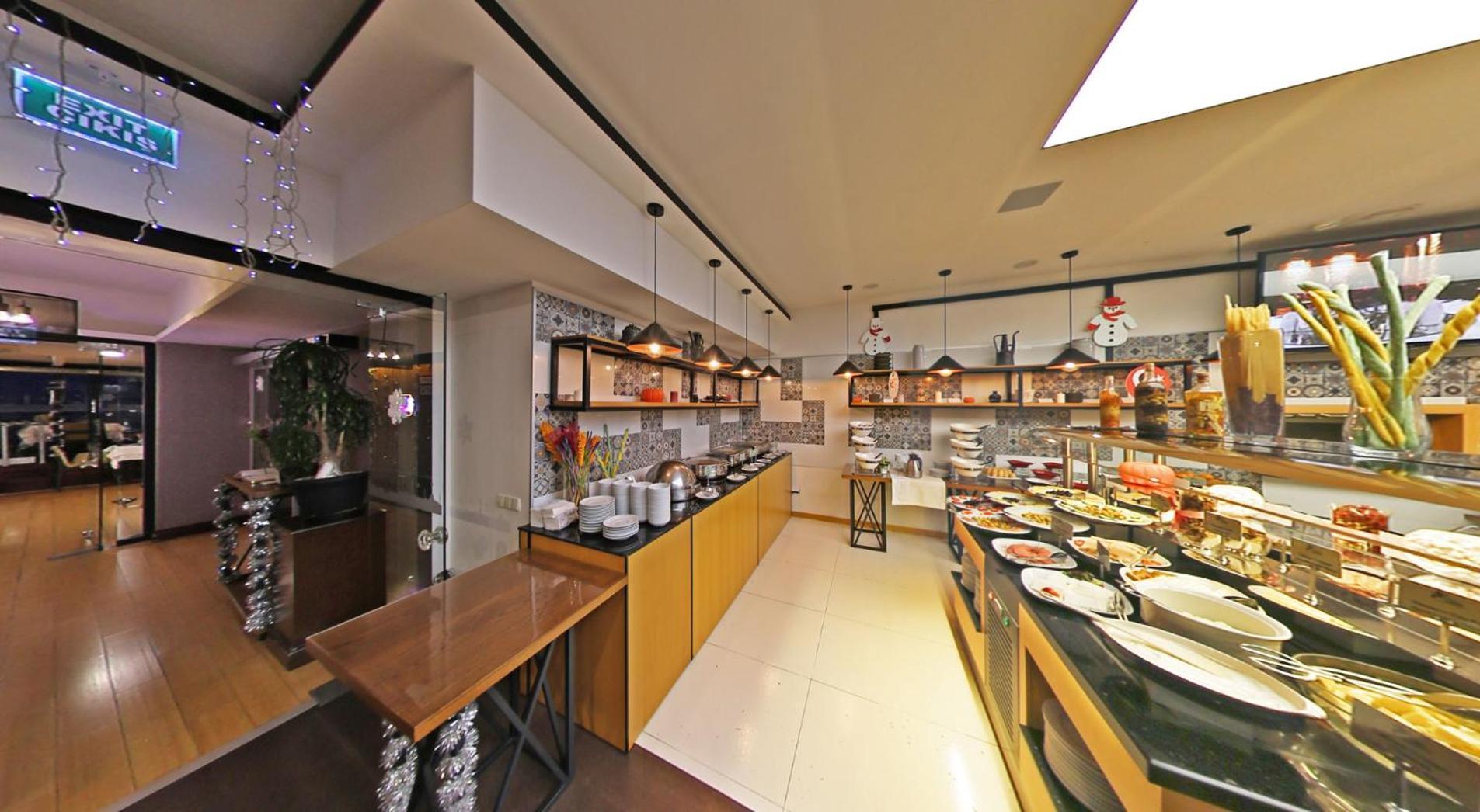 Antik Hotel 4*