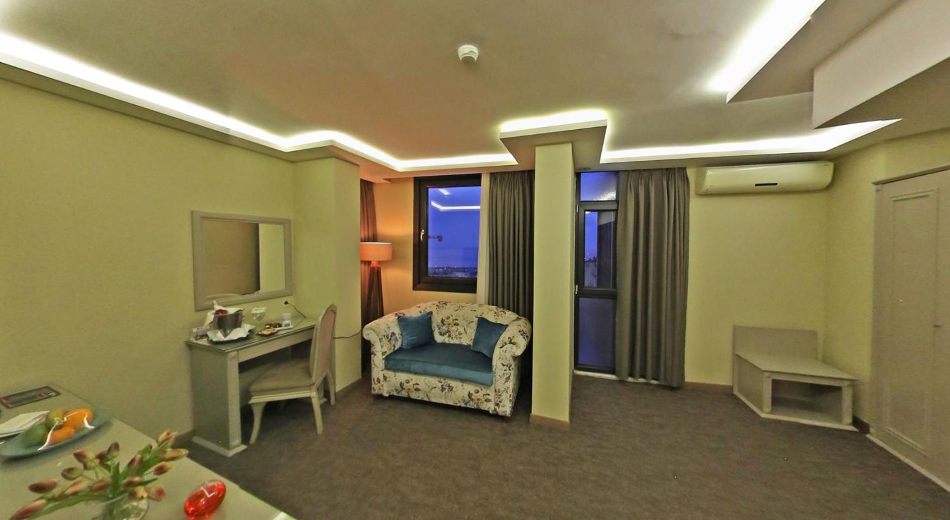 Antik Hotel 4*