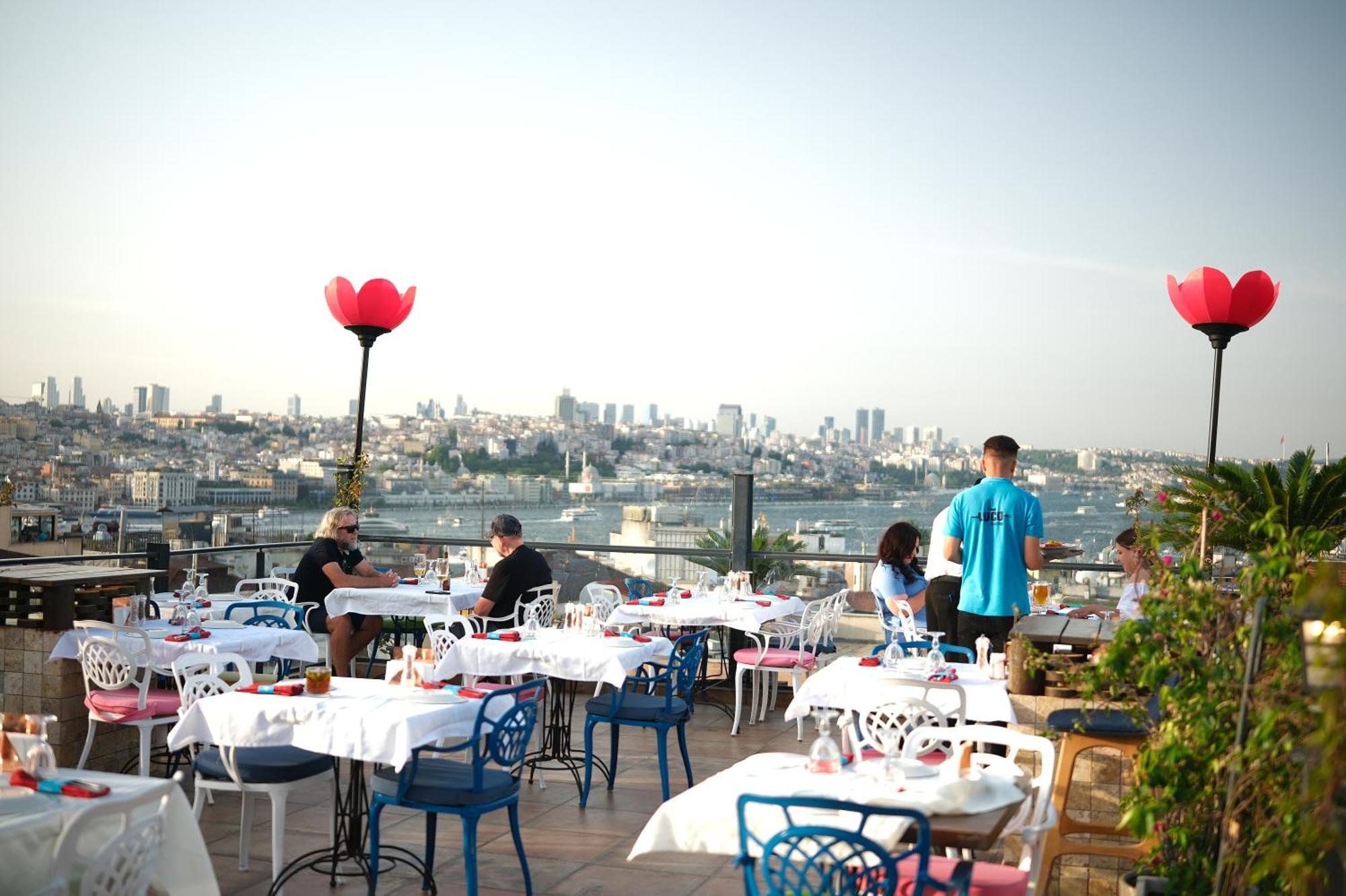 Hotel Raymond Old 4*