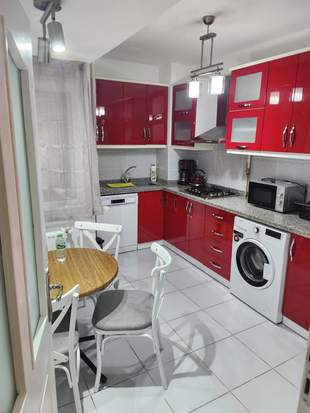 Apartment Kadikoy Merkezi Konumda *
