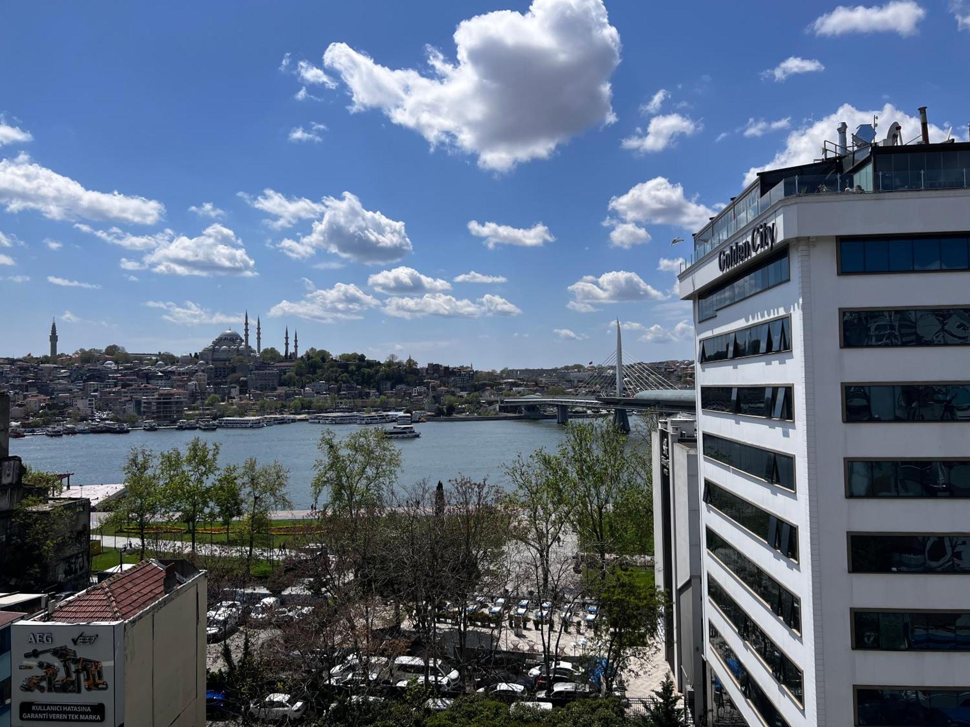 Wonder Homes 7-4br, 2ba Astounding Seaview Karakoey Apartment Istanbul