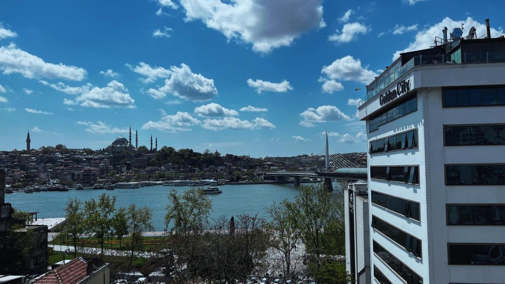 Wonder Homes 7-4br, 2ba Astounding Seaview Karakoey Apartment Istanbul