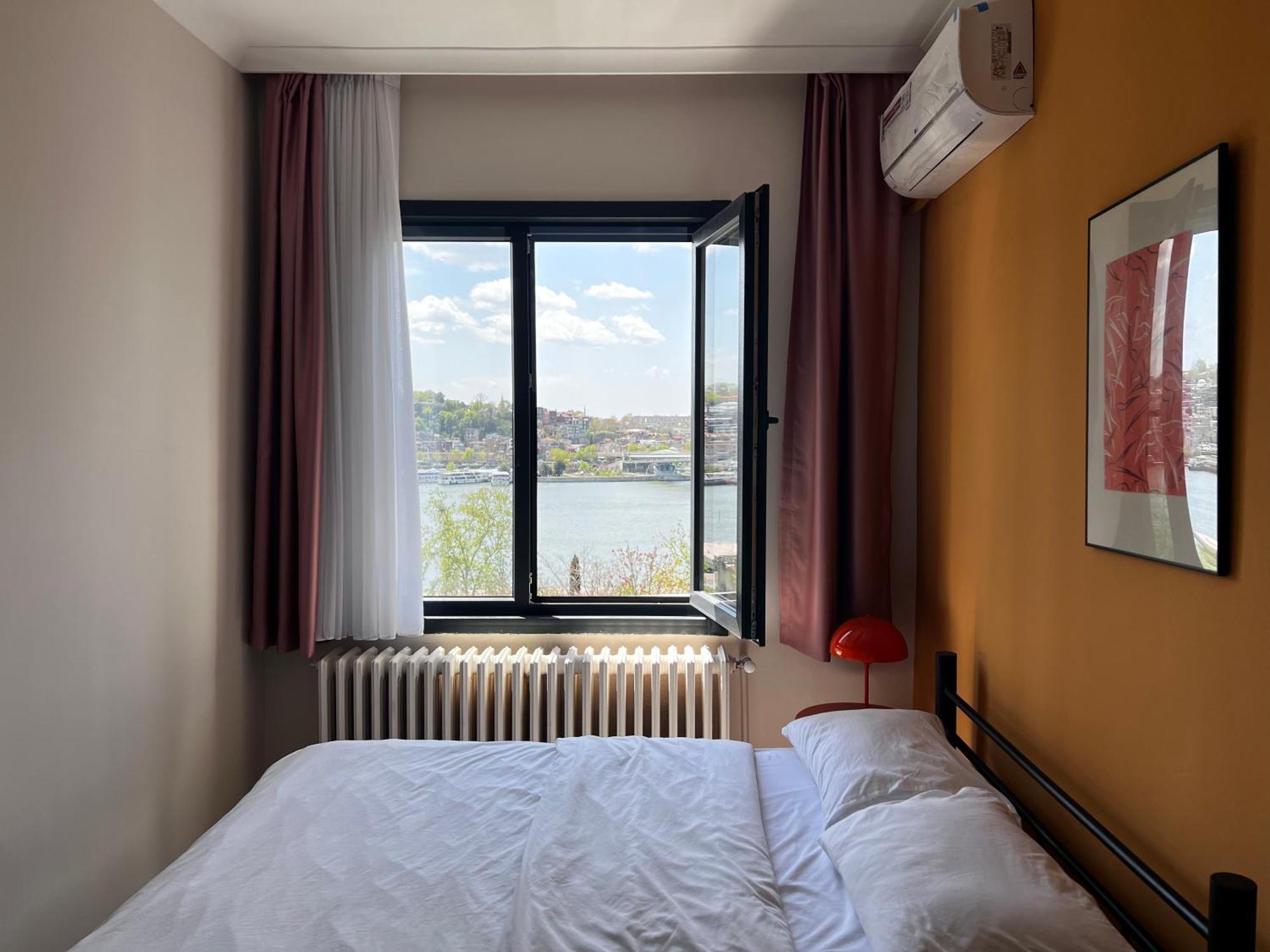 Wonder Homes 7-4br, 2ba Astounding Seaview Karakoey Apartment Istanbul