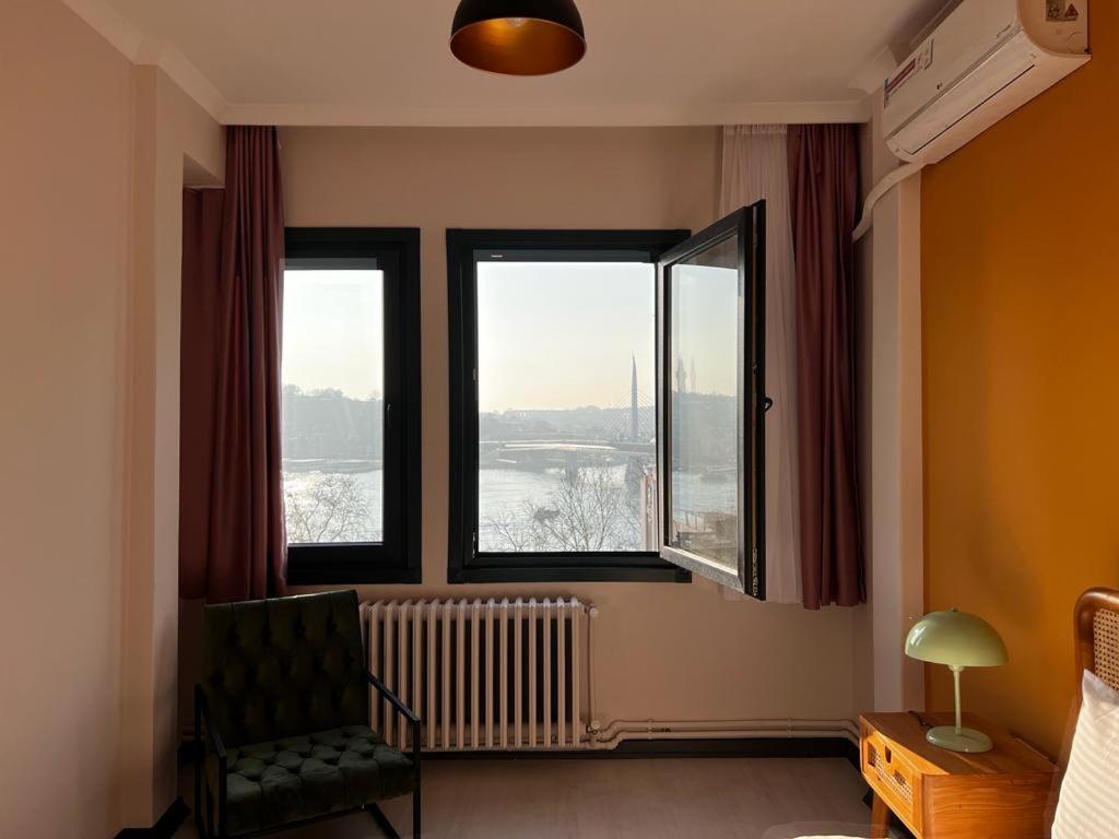 Wonder Homes 7-4br, 2ba Astounding Seaview Karakoey Apartment Istanbul