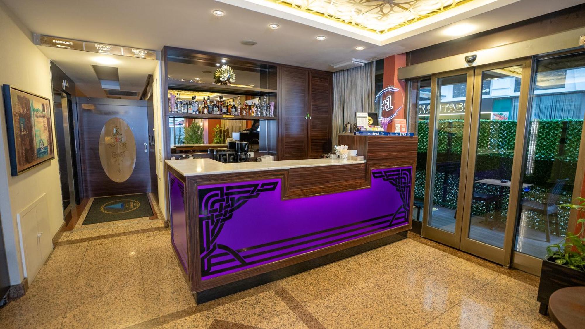 Golden Siyav Hotel